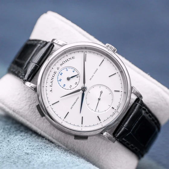 A. Lange & Sohne Saxonia Dual Time 385.026 银色表盘 40 毫米